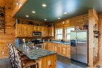 Beautiful, fully equipped kitchen with breakfast bar